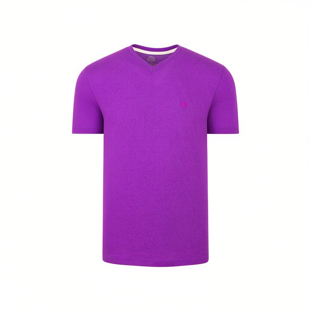 Oferecemos um serviço especializado em fotografia de moda com edição avançada, pensado para valorizar cada detalhe das suas peças. Sabemos que, no mundo digital, a apresentação visual é decisiva — por isso, utilizamos técnicas profissionais de iluminação, composição e tratamento de imagem para garantir resultados de alto padrão.