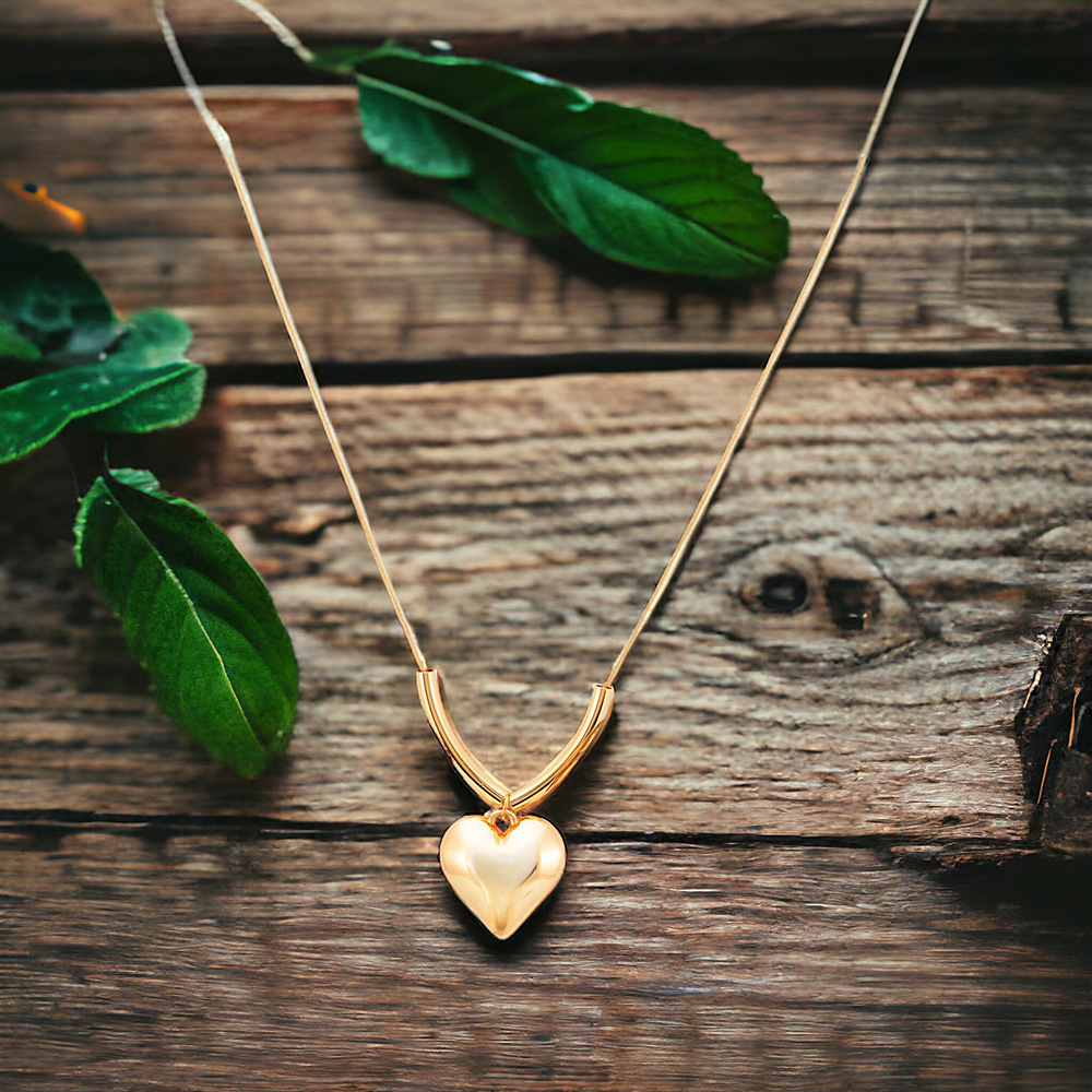 As fotografias para o Instagram têm diversos objetivos, que vão além de apenas compartilhar momentos do dia a dia em seu perfil pessoal como também o fortalecimento da marca de seu produto, objetivo importante na promoção de marcas e produtos. Empresas e influenciadores usam o Instagram para alcançar um público amplo, utilizando imagens atraentes para engajar seguidores e aumentar a visibilidade. As fotografias também têm um papel significativo na construção de narrativas visuais, onde cada imagem pode contar uma história ou transmitir uma mensagem e desejo pessoal. Além disso, as fotos podem ser uma forma de documentar experiências, e crescimento empresárial, servindo como um álbum digital de seus produtos onde os usuários podem revisitar ao longo do tempo. No geral, as fotografias no Instagram são uma combinação de arte, comunicação e marketing, refletindo a diversidade e a criatividade de seus futuros cliente.