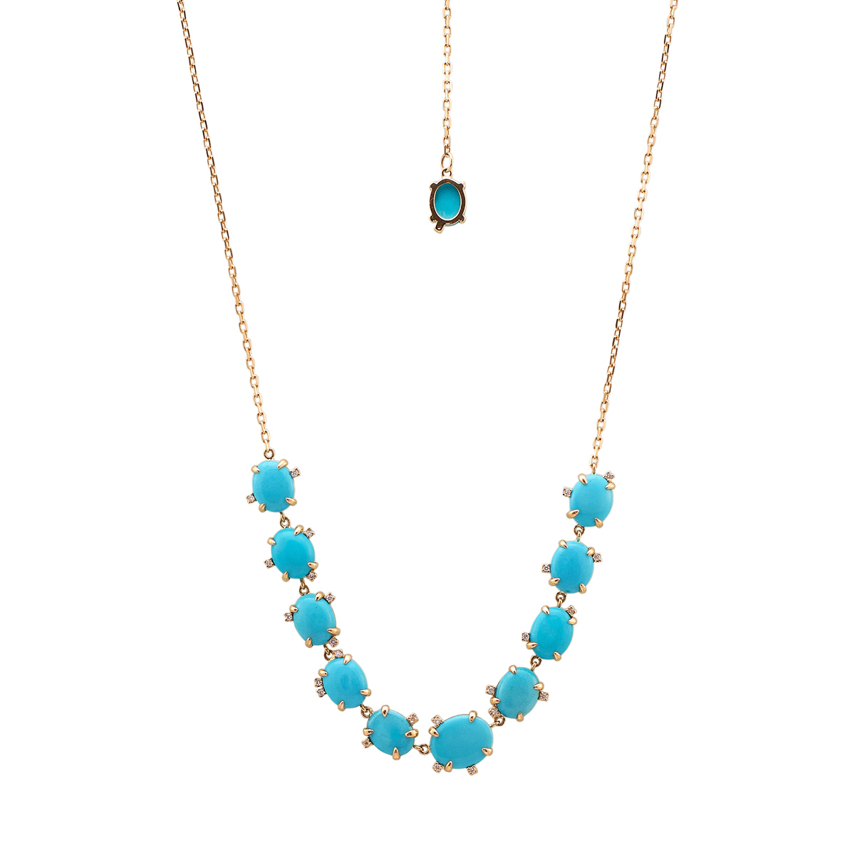 A fotografia de joias e semi-joias é uma arte que exige precisão, habilidade e uma compreensão profunda dos elementos que tornam essas peças únicas e desejáveis. Desde anéis e colares até brincos e pulseiras, capturar a essência dessas joias e semi-joias é crucial para destacar seu brilho, cor e design sofisticado. Uma boa fotografia pode transformar uma peça de joalheria em um objeto de desejo e ajudar a comunicar seu valor e apelo ao público.