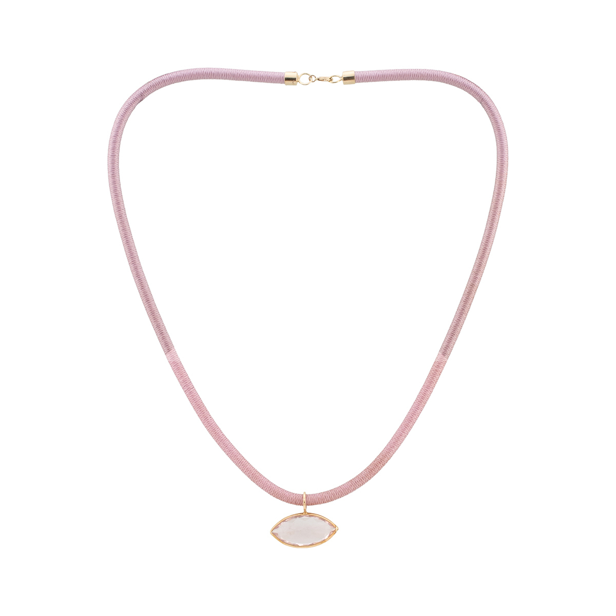 A fotografia de joias e semi-joias é uma arte que exige precisão, habilidade e uma compreensão profunda dos elementos que tornam essas peças únicas e desejáveis. Desde anéis e colares até brincos e pulseiras, capturar a essência dessas joias e semi-joias é crucial para destacar seu brilho, cor e design sofisticado. Uma boa fotografia pode transformar uma peça de joalheria em um objeto de desejo e ajudar a comunicar seu valor e apelo ao público.