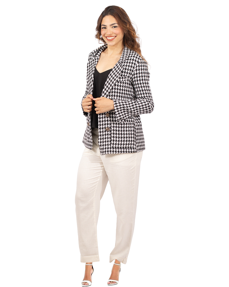 Fotografia de roupas profissional com modelo